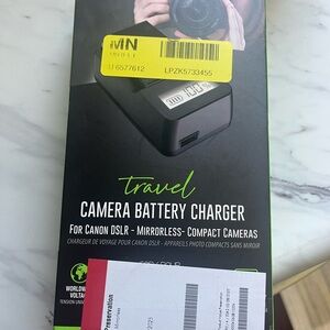 Travel Camera Battery Charger - Black